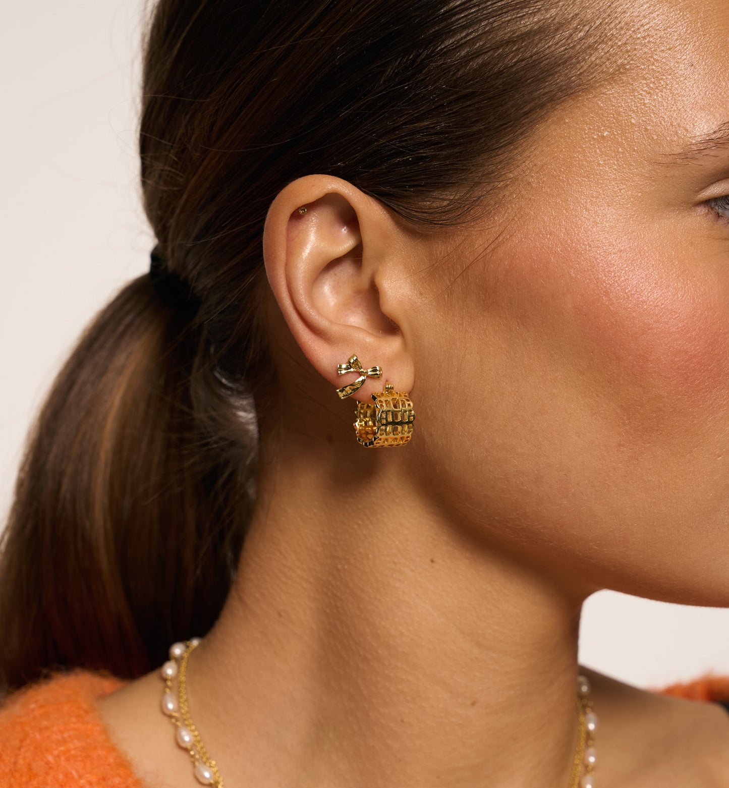 Single Bow Stud