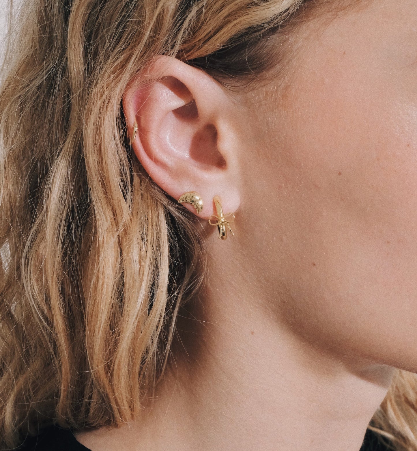 Single Croissant Stud