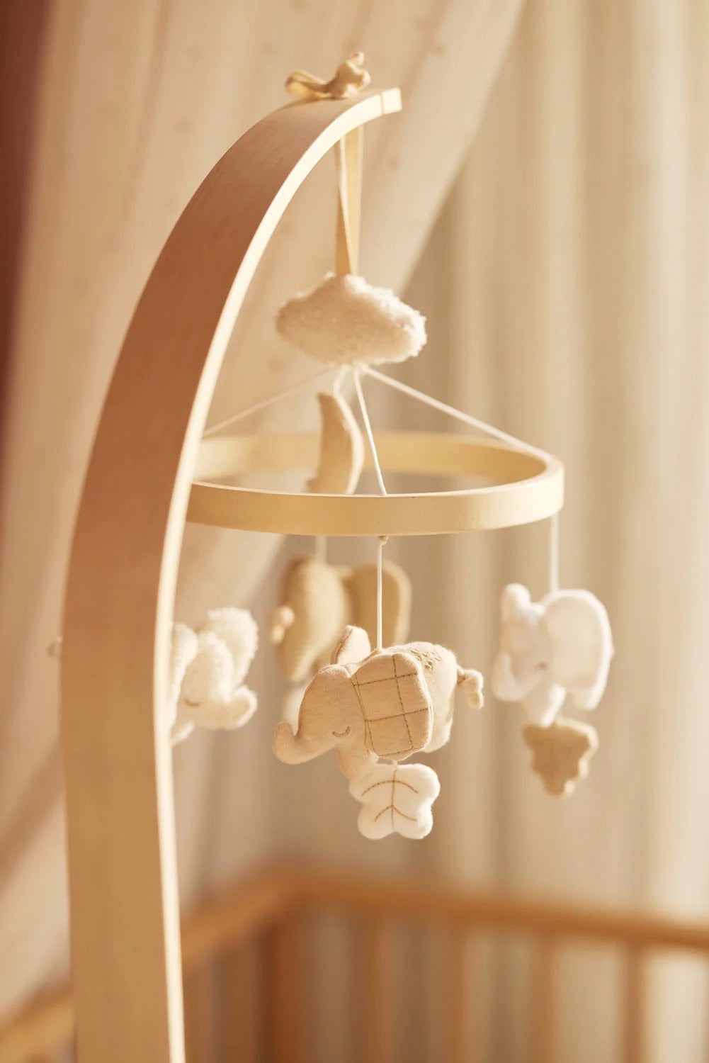 Houten arm voor mobiel